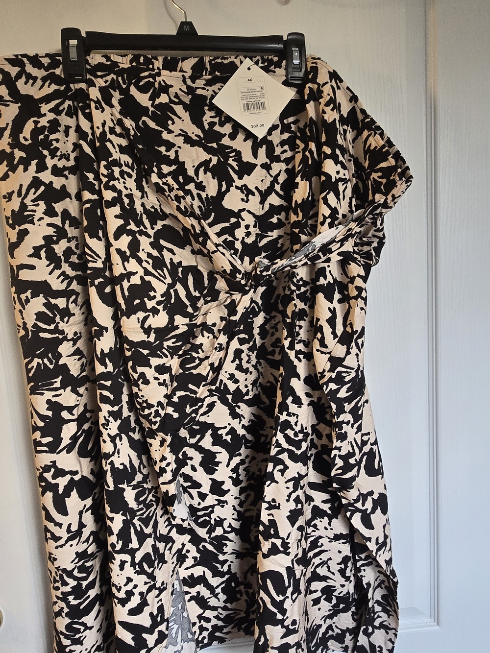 Ava & Viv Black and Cream Abstract Print Midi Skirt with Side Tie